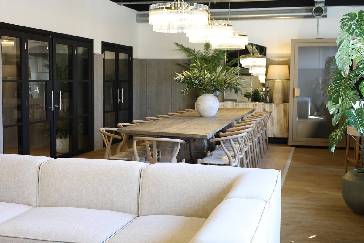Meeting table